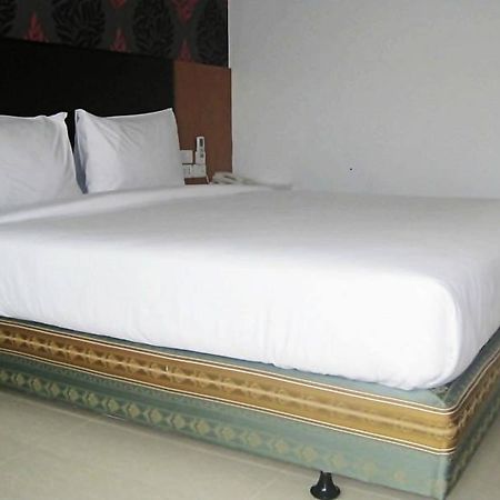 Orange Grand Hotel Ban Khlong Phruan Exterior foto