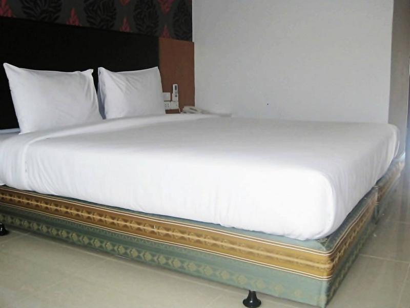 Orange Grand Hotel Ban Khlong Phruan Exterior foto