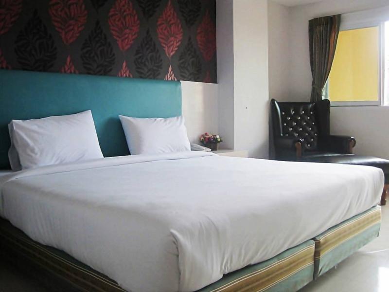 Orange Grand Hotel Ban Khlong Phruan Exterior foto